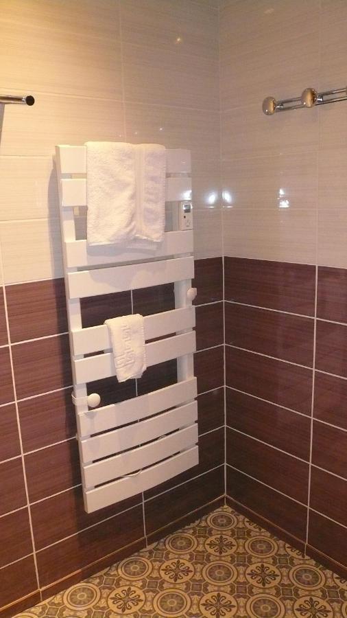 Hotel L'Europeen Тарб Екстер'єр фото