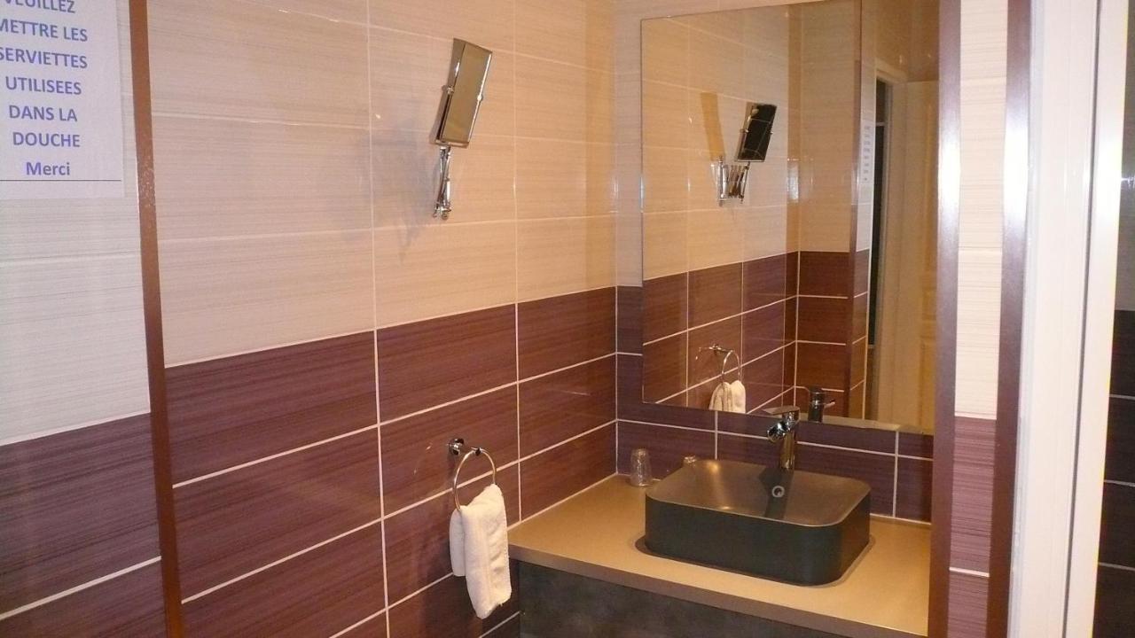 Hotel L'Europeen Тарб Екстер'єр фото