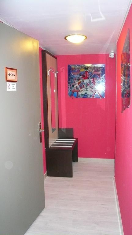 Hotel L'Europeen Тарб Екстер'єр фото