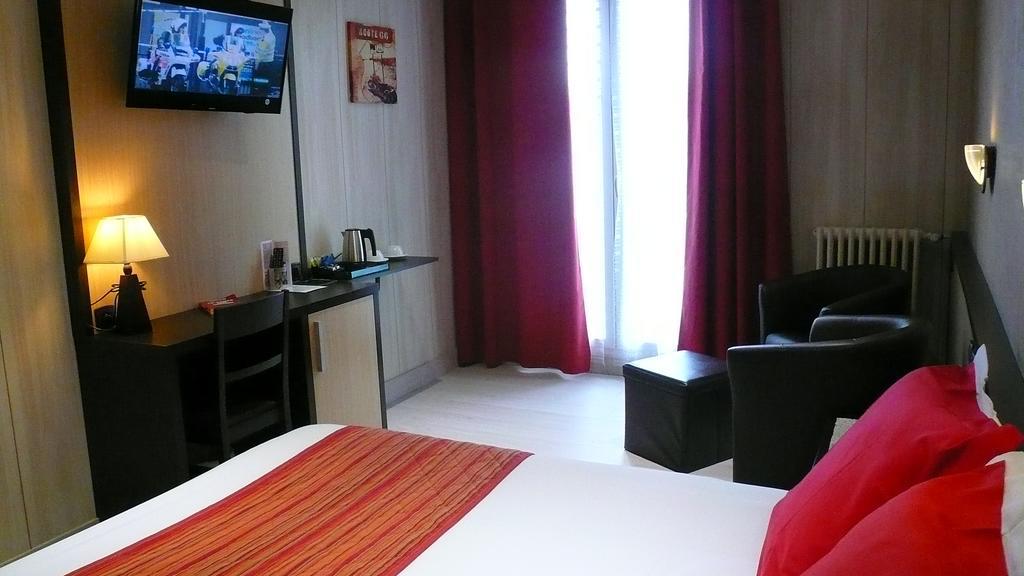 Hotel L'Europeen Тарб Екстер'єр фото