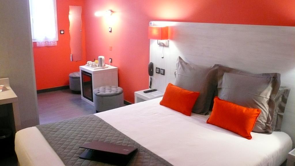Hotel L'Europeen Тарб Екстер'єр фото